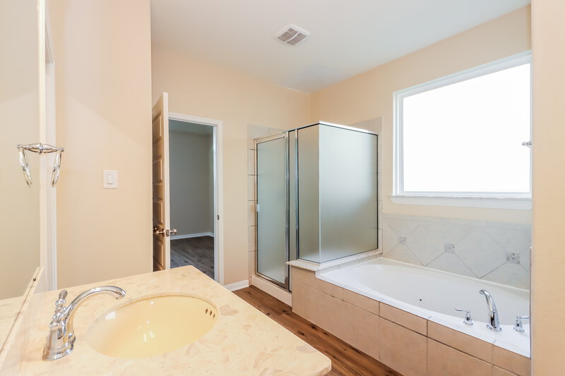 3,065/Mo, 6934 Jenny Lake Dr Spring, TX 77379 Main Bathroom View