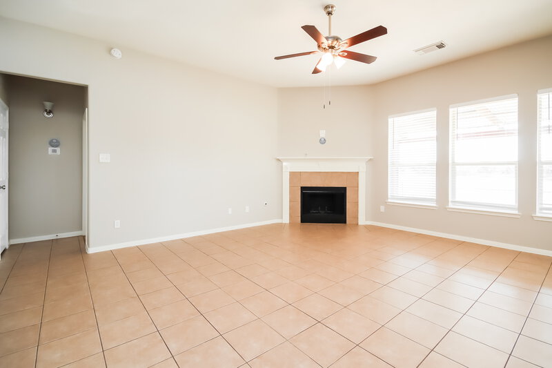 2,395/Mo, 25902 S Lakefair Dr Richmond, TX 77406 Living Room View 2