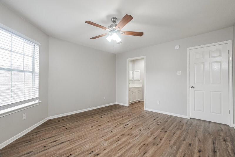 4,280/Mo, 4923 Laurel Hill Ct Sugar Land, TX 77478 Main Bedroom View 2