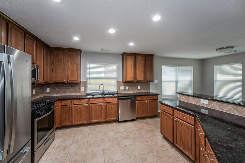 2,460/Mo, 7811 Iris Glen Ln Richmond, TX 77407 Kitchen View