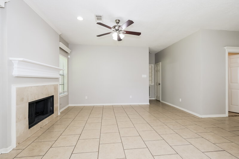 2,245/Mo, 4535 Echo Falls Dr Kingwood, TX 77345 Family Room View