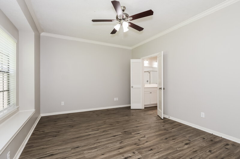 2,245/Mo, 4535 Echo Falls Dr Kingwood, TX 77345 Main Bedroom View 2