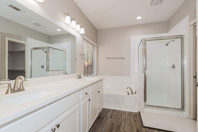 2,245/Mo, 4535 Echo Falls Dr Kingwood, TX 77345 Main Bathroom View