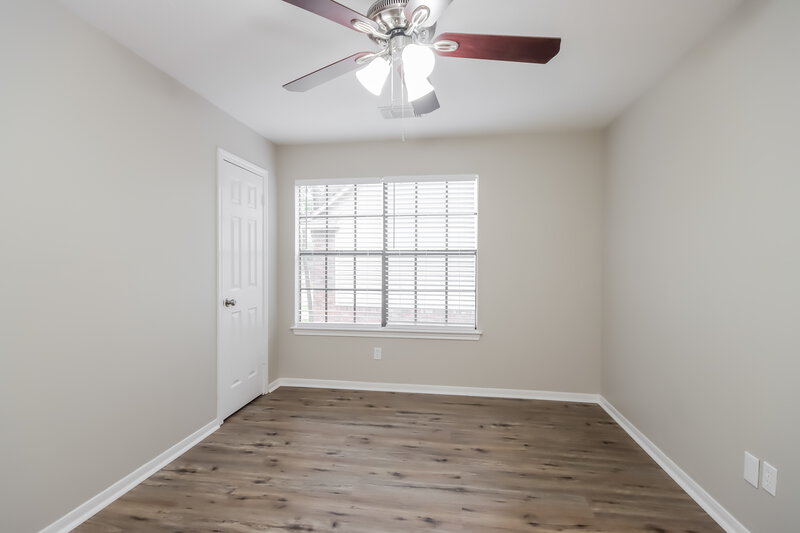 2,235/Mo, 4535 Echo Falls Dr Kingwood, TX 77345 Bedroom View 2