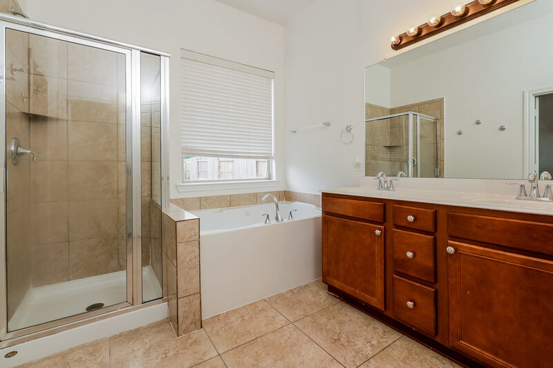 2,870/Mo, 6219 Flagg Ranch Dr Spring, TX 77388 Main Bathroom View