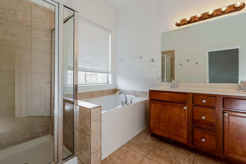 2,870/Mo, 6219 Flagg Ranch Dr Spring, TX 77388 Main Bathroom View 2