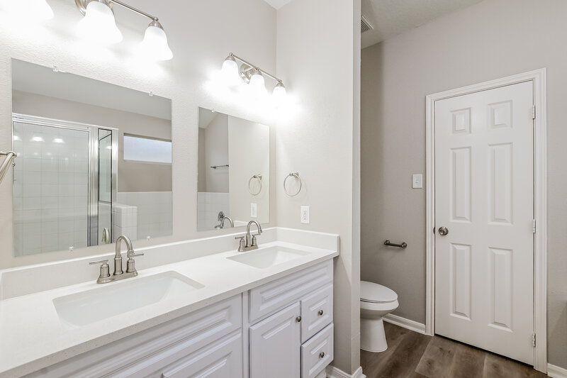 2,145/Mo, 9825 Rhea Ct Conroe, TX 77385 Main Bathroom View