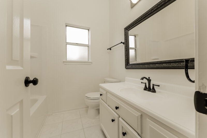 2,085/Mo, 18606 Sweetjasmine Ln Spring, TX 77379 Bathroom View