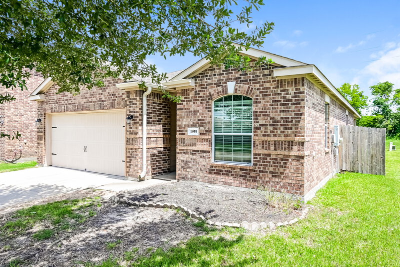 2,055/Mo, 1955 Garnet Breeze Dr Rosharon, TX 77583 Front View