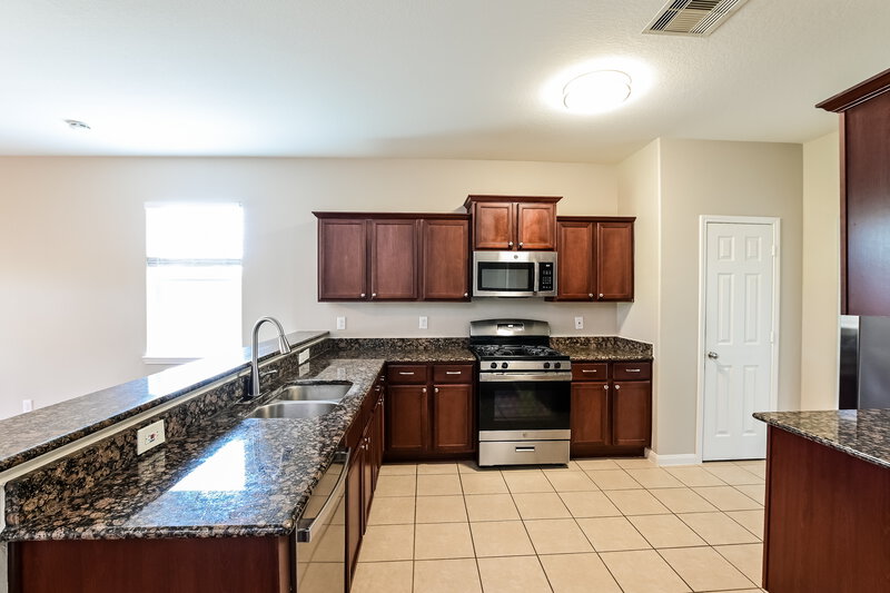 2,055/Mo, 1955 Garnet Breeze Dr Rosharon, TX 77583 Kitchen View