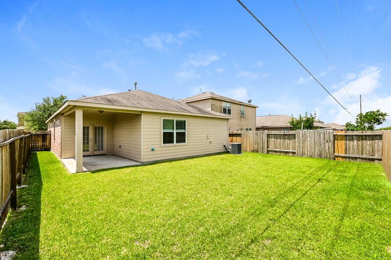 2,055/Mo, 1955 Garnet Breeze Dr Rosharon, TX 77583 Rear View