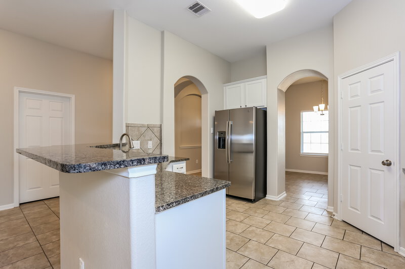 2,180/Mo, 1401 Oregon St La Porte, TX 77571 Kitchen View