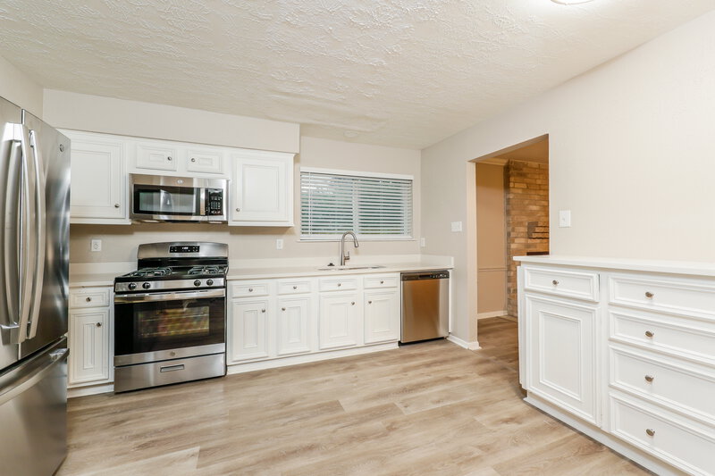 1,995/Mo, 4018 Oakrun Dr Humble, TX 77396 Kitchen View