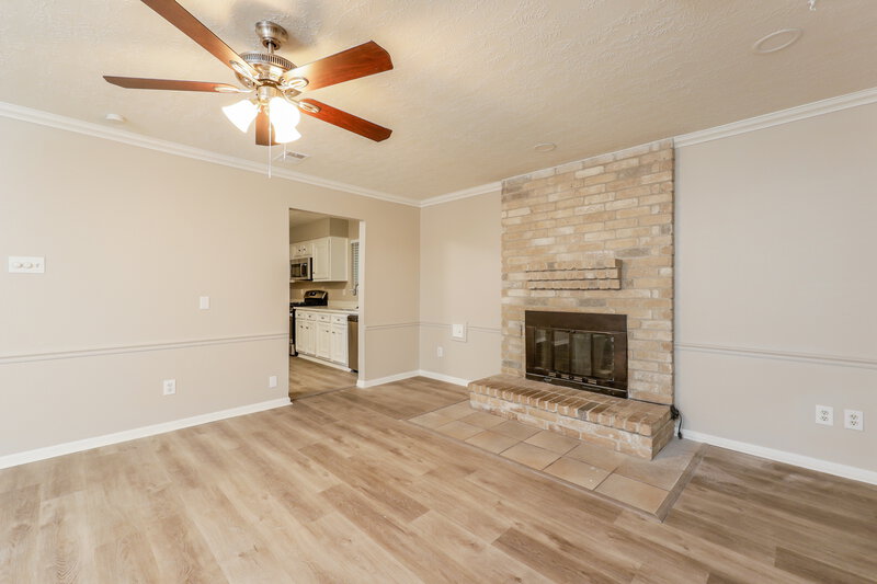 1,995/Mo, 4018 Oakrun Dr Humble, TX 77396 Family Room View 2
