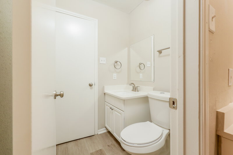 1,995/Mo, 4018 Oakrun Dr Humble, TX 77396 Bathroom View