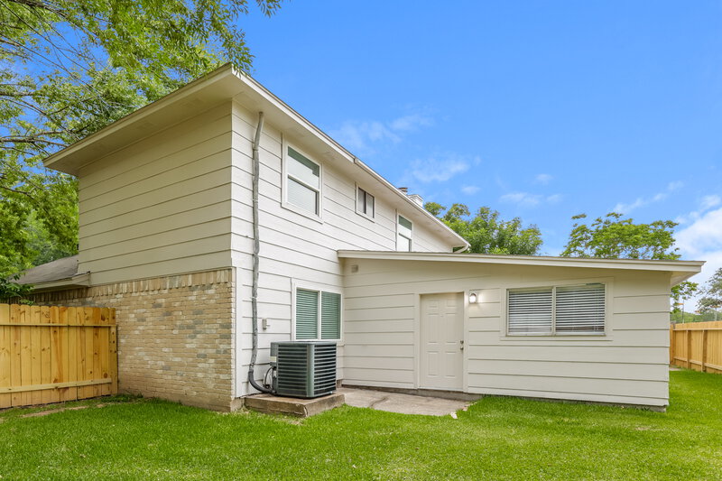1,995/Mo, 4018 Oakrun Dr Humble, TX 77396 Rear View