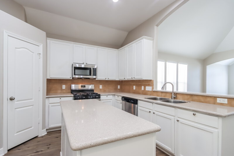 2,055/Mo, 21624 Hackamore Ct Porter, TX 77365 Kitchen View 2
