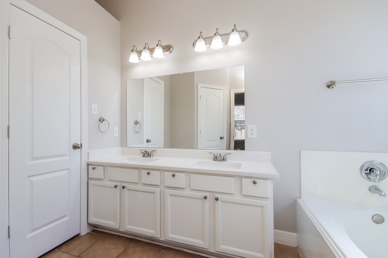 2,055/Mo, 21624 Hackamore Ct Porter, TX 77365 Main Bathroom View