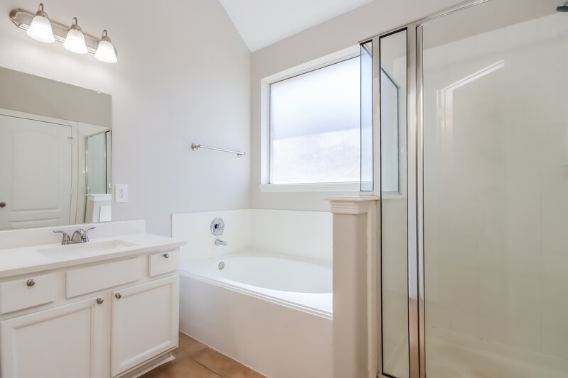 2,055/Mo, 21624 Hackamore Ct Porter, TX 77365 Main Bathroom View 2