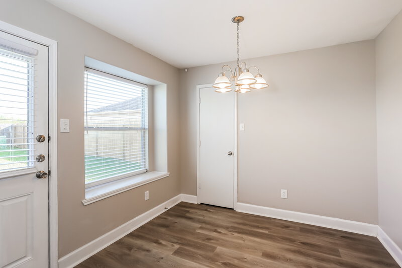 2,095/Mo, 5415 Espuela Ln Baytown, TX 77521 Breakfast Nook View