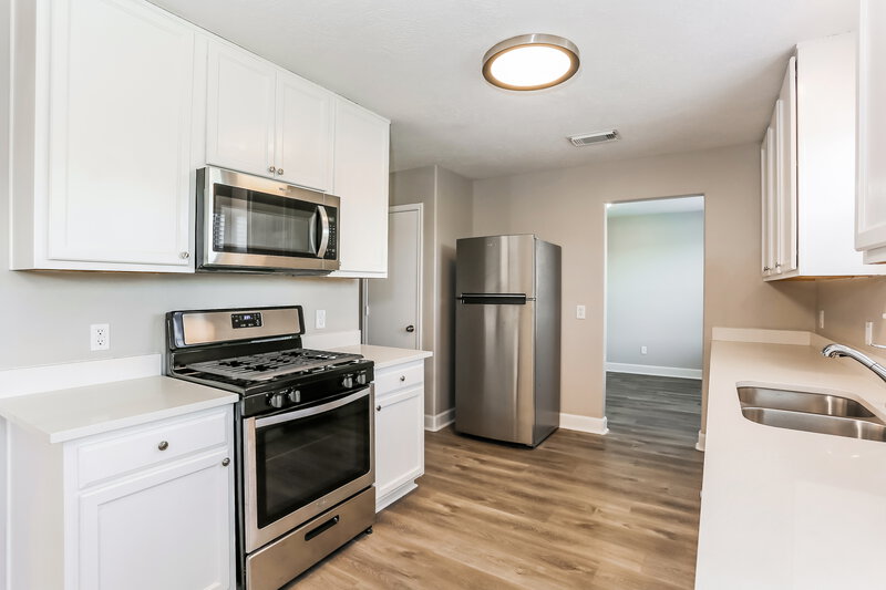 2,095/Mo, 5415 Espuela Ln Baytown, TX 77521 Kitchen View 2