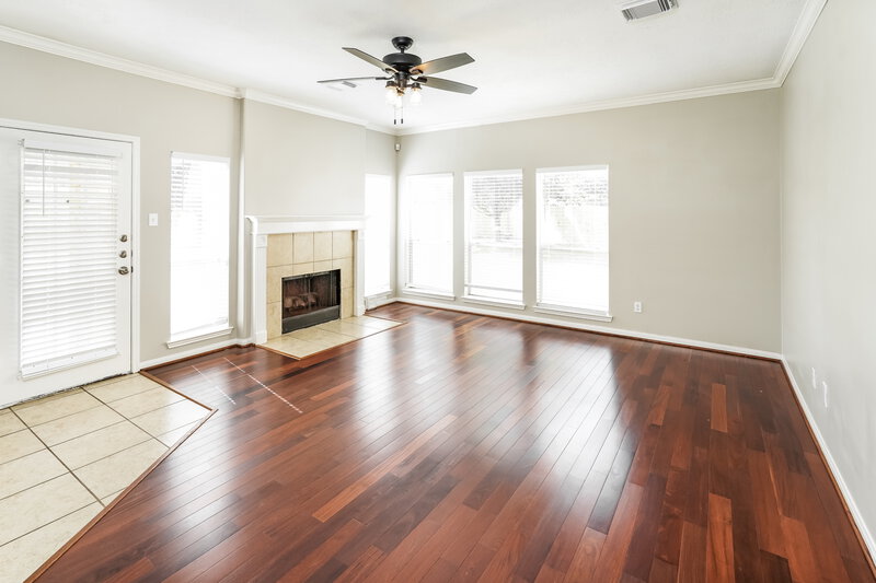 2,500/Mo, 16502 Wheatfield Dr Houston, TX 77095 Living Room View 2