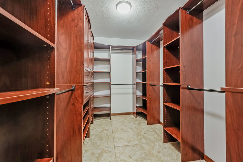 1,800/Mo, 18718 Timbers Trace Dr Humble, TX 77346 Walk In Closet View