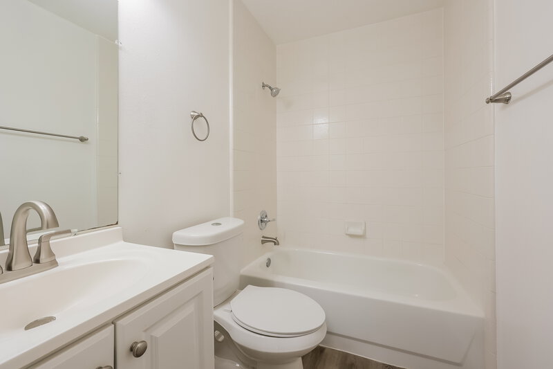 1,800/Mo, 18718 Timbers Trace Dr Humble, TX 77346 Bathroom View