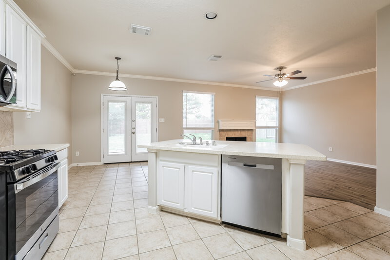 2,575/Mo, 19826 Sternwood Manor Dr Spring, TX 77379 Kitchen View