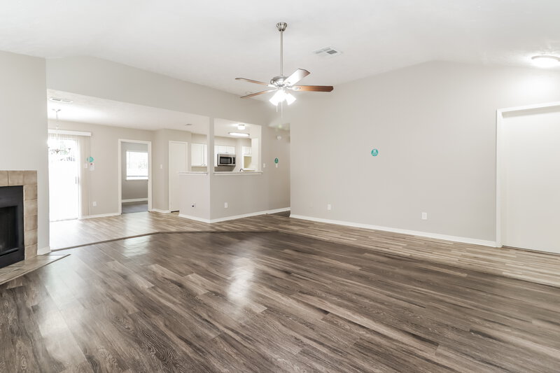 1,665/Mo, 6106 Rockbourne Dr Humble, TX 77396 Living Room View 2