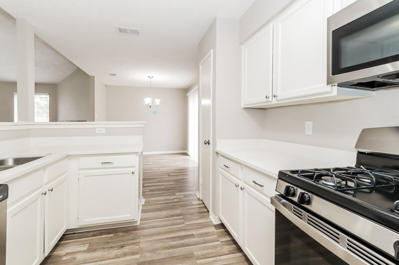1,665/Mo, 6106 Rockbourne Dr Humble, TX 77396 Kitchen View 2
