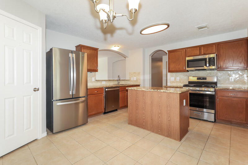 2,600/Mo, 22207 Summer Breeze Ln Tomball, TX 77375 Kitchen View 2