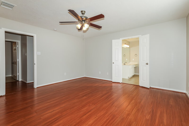 2,600/Mo, 22207 Summer Breeze Ln Tomball, TX 77375 Main Bedroom View 2
