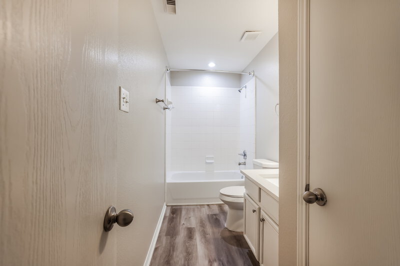 2,415/Mo, 1219 Betsy Ross Ct Missouri City, TX 77459 Bathroom View