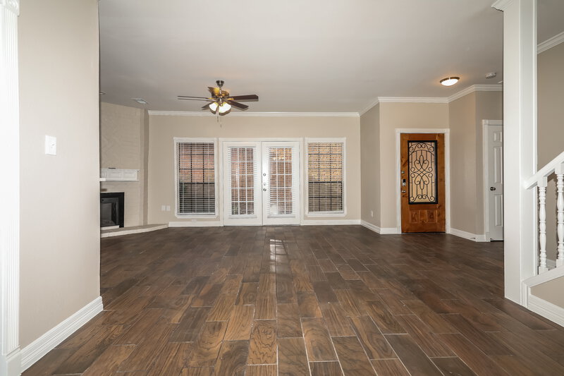 1,800/Mo, 14039 Cashel Forest Dr # A1 Houston, TX 77069 Living Room View 2