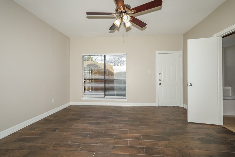 1,800/Mo, 14039 Cashel Forest Dr # A1 Houston, TX 77069 Main Bedroom View