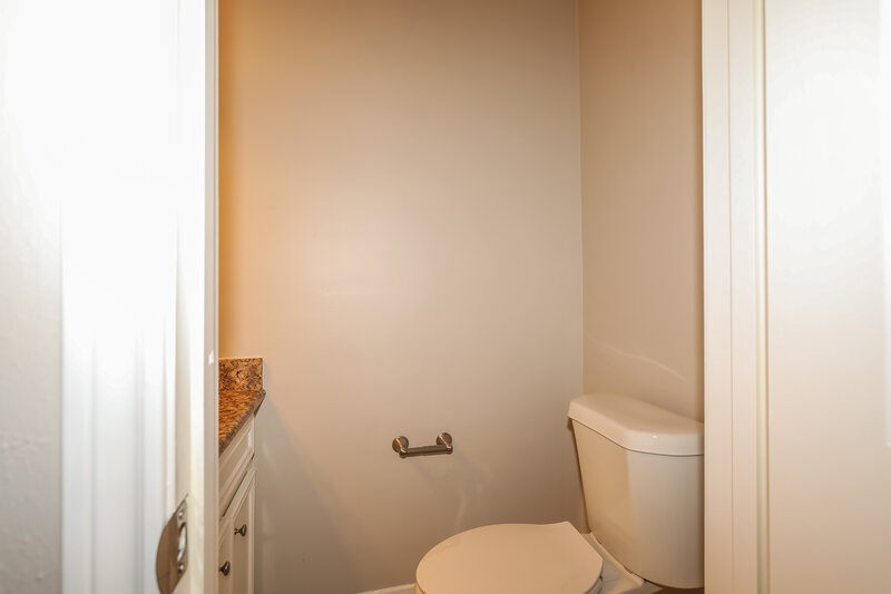 1,800/Mo, 14039 Cashel Forest Dr # A1 Houston, TX 77069 Bathroom View