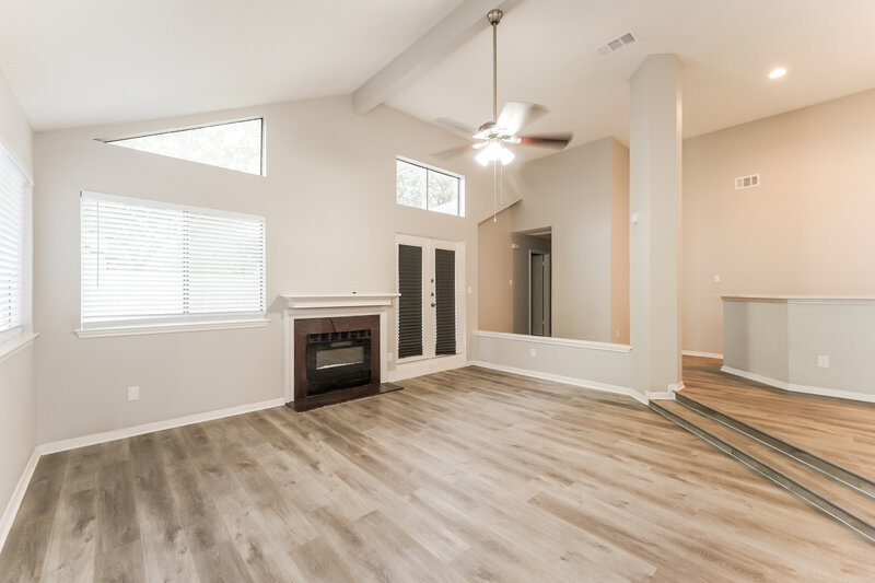 2,450/Mo, 1407 Roundstone Dr Richmond, TX 77406 Living Room View
