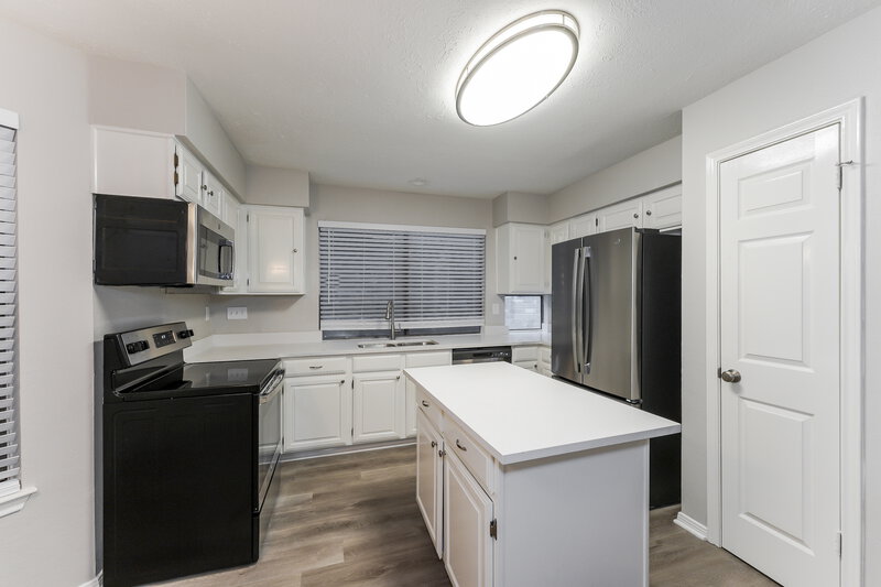 2,450/Mo, 1407 Roundstone Dr Richmond, TX 77406 Kitchen View