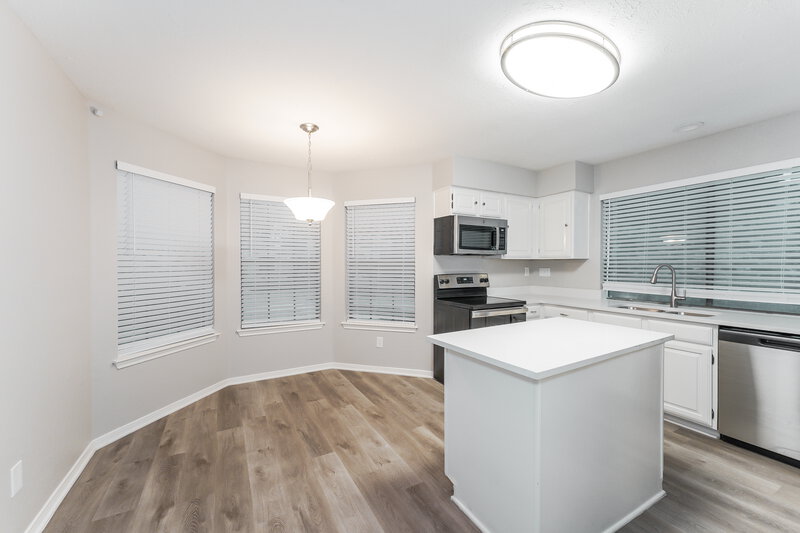 2,450/Mo, 1407 Roundstone Dr Richmond, TX 77406 Kitchen View 3