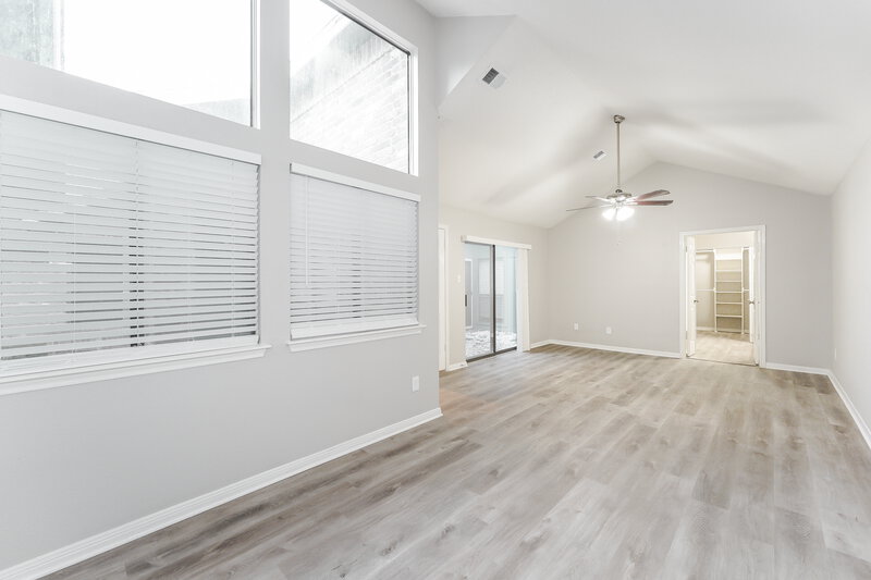 2,450/Mo, 1407 Roundstone Dr Richmond, TX 77406 Hallway View 2