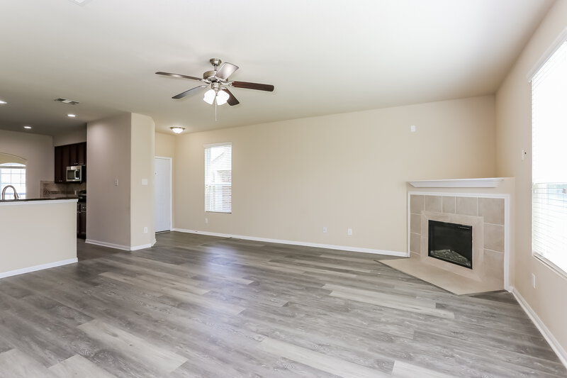 2,305/Mo, 12430 Greencanyon Dr Houston, TX 77044 Living Room View