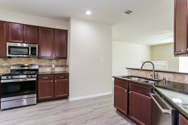 2,305/Mo, 12430 Greencanyon Dr Houston, TX 77044 Kitchen View