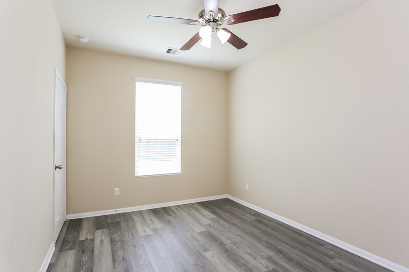2,305/Mo, 12430 Greencanyon Dr Houston, TX 77044 Bedroom View 4