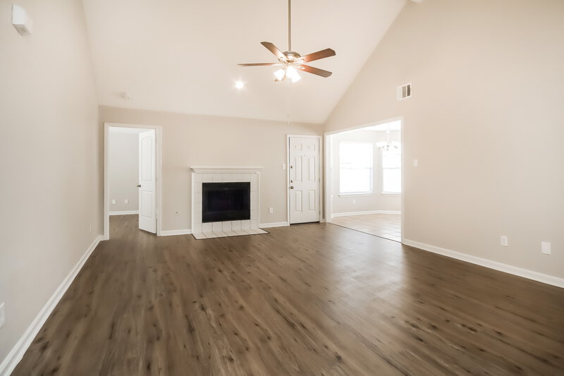 1,955/Mo, 918 Chase Park Dr Bacliff, TX 77518 Living Room View