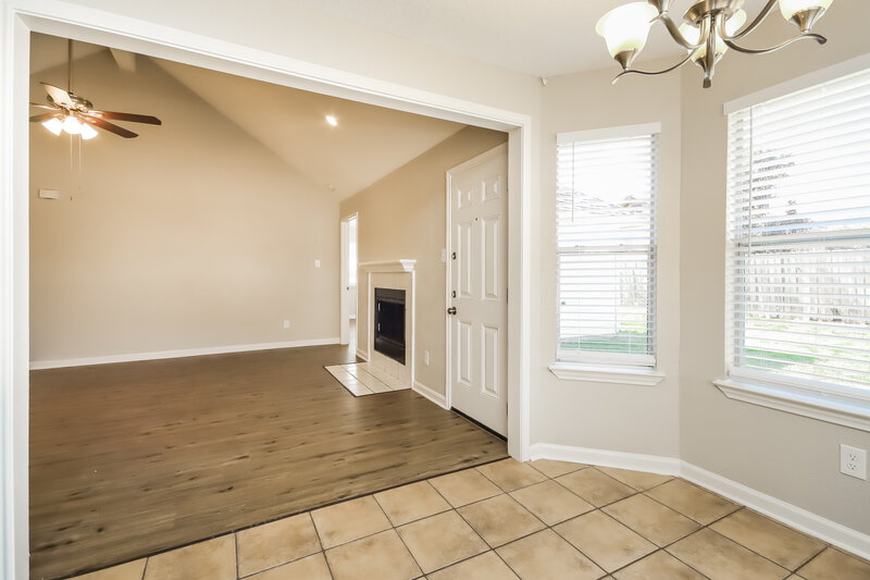 1,955/Mo, 918 Chase Park Dr Bacliff, TX 77518 Breakfast Nook View
