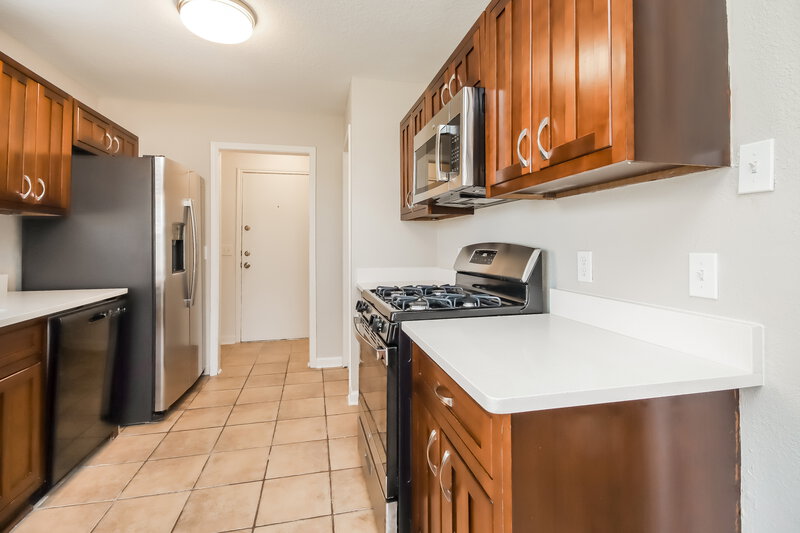 1,955/Mo, 918 Chase Park Dr Bacliff, TX 77518 Kitchen View