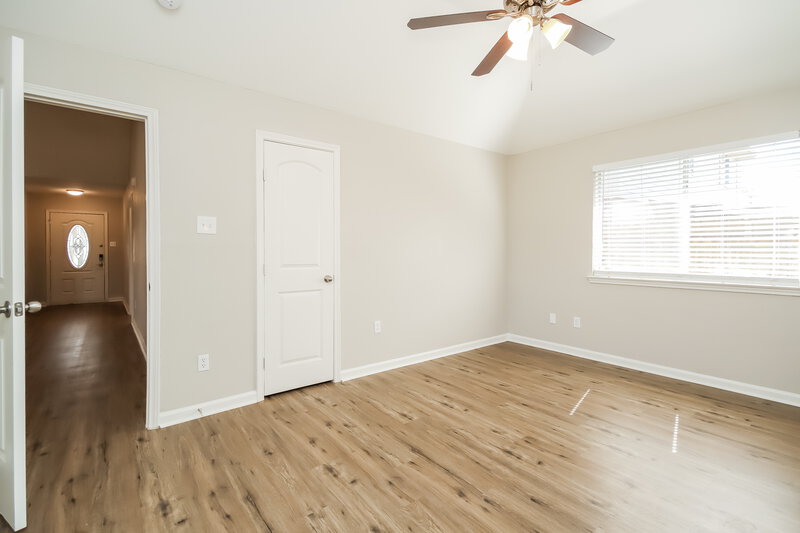 1,955/Mo, 918 Chase Park Dr Bacliff, TX 77518 Main Bedroom View