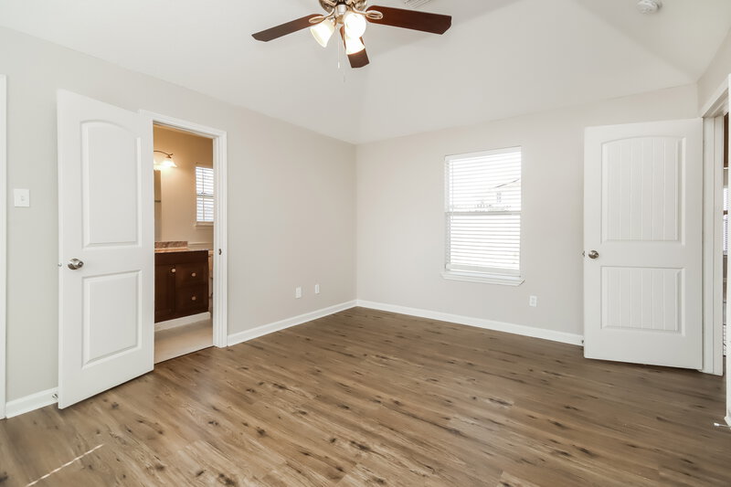 1,955/Mo, 918 Chase Park Dr Bacliff, TX 77518 Main Bedroom View 2