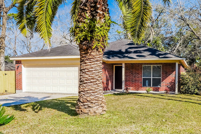 2,190/Mo, 2110 Redwood St Kemah, TX 77565 Front View
